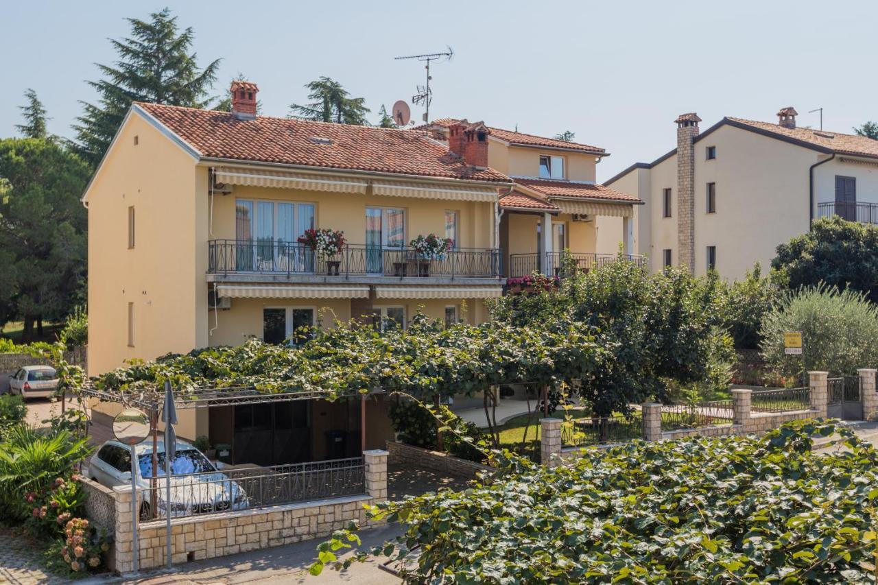 Apartments Maria Poreč Exterior foto